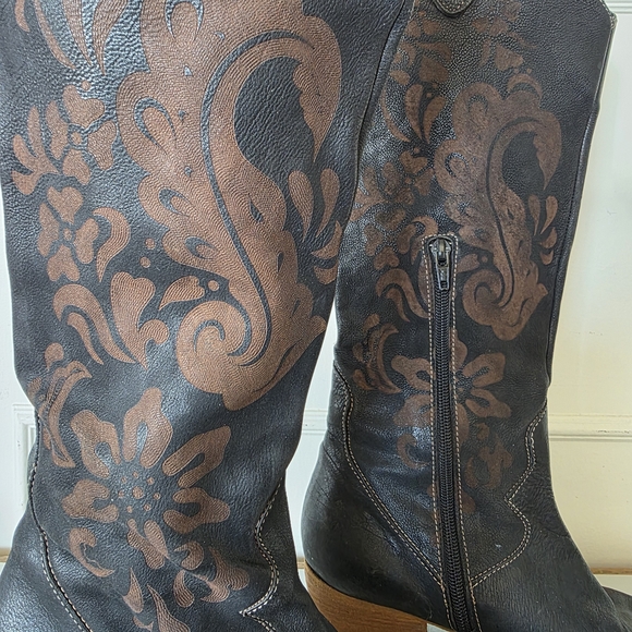Handcrafted Black and Brown Leather Cowgirl Boots - Size 37.5 - Italian, Floral - Picture 4 of 12